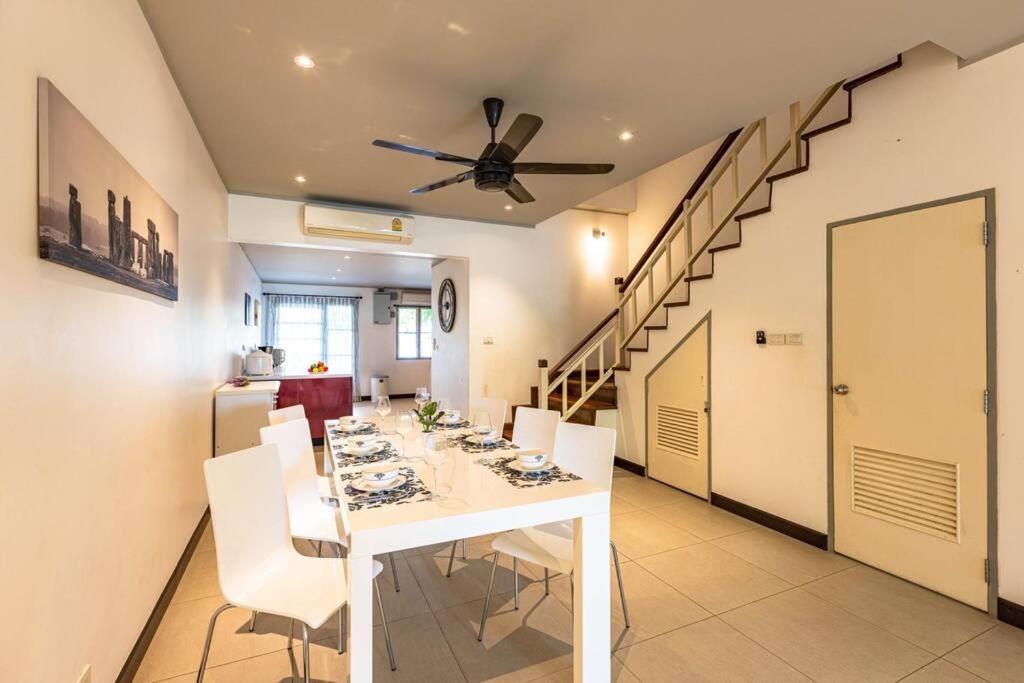 4 Bedroom Townhouse In Great Location! HHQ Exterior foto